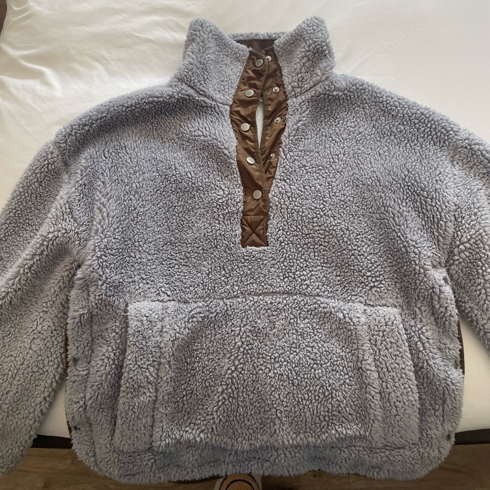 Free People Movement jacket/sweatshirt!